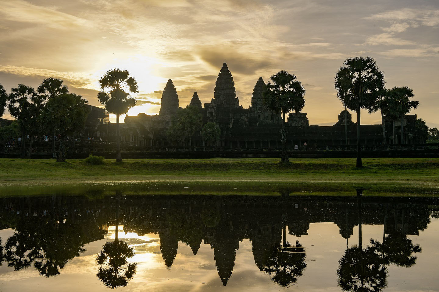 朝日の中の寺院 カンボジア・アンコールワット