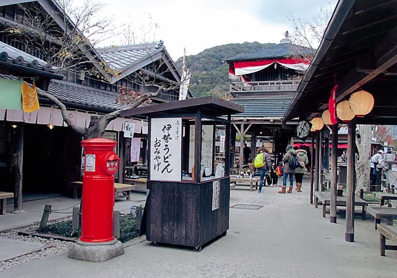 伊勢神宮おかげ横丁のポスト